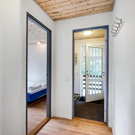 A Beautifully Newly Renovated 8-person By Begtrup Vig Beach, Holiday home Knebel