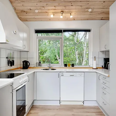 Casa de Férias A Beautifully Newly Renovated 8-person By Begtrup Vig Beach, Knebel