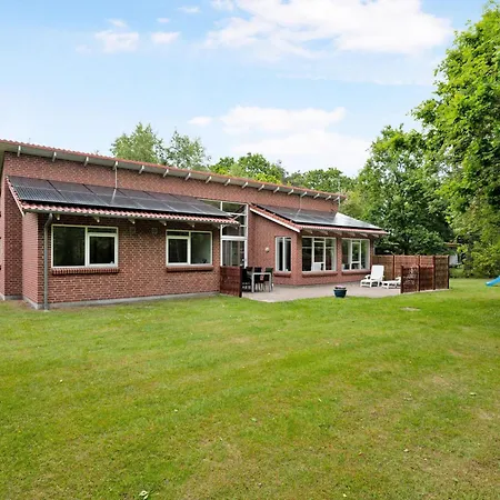 A Beautifully Newly Renovated 8-person By Begtrup Vig Beach, * Knebel